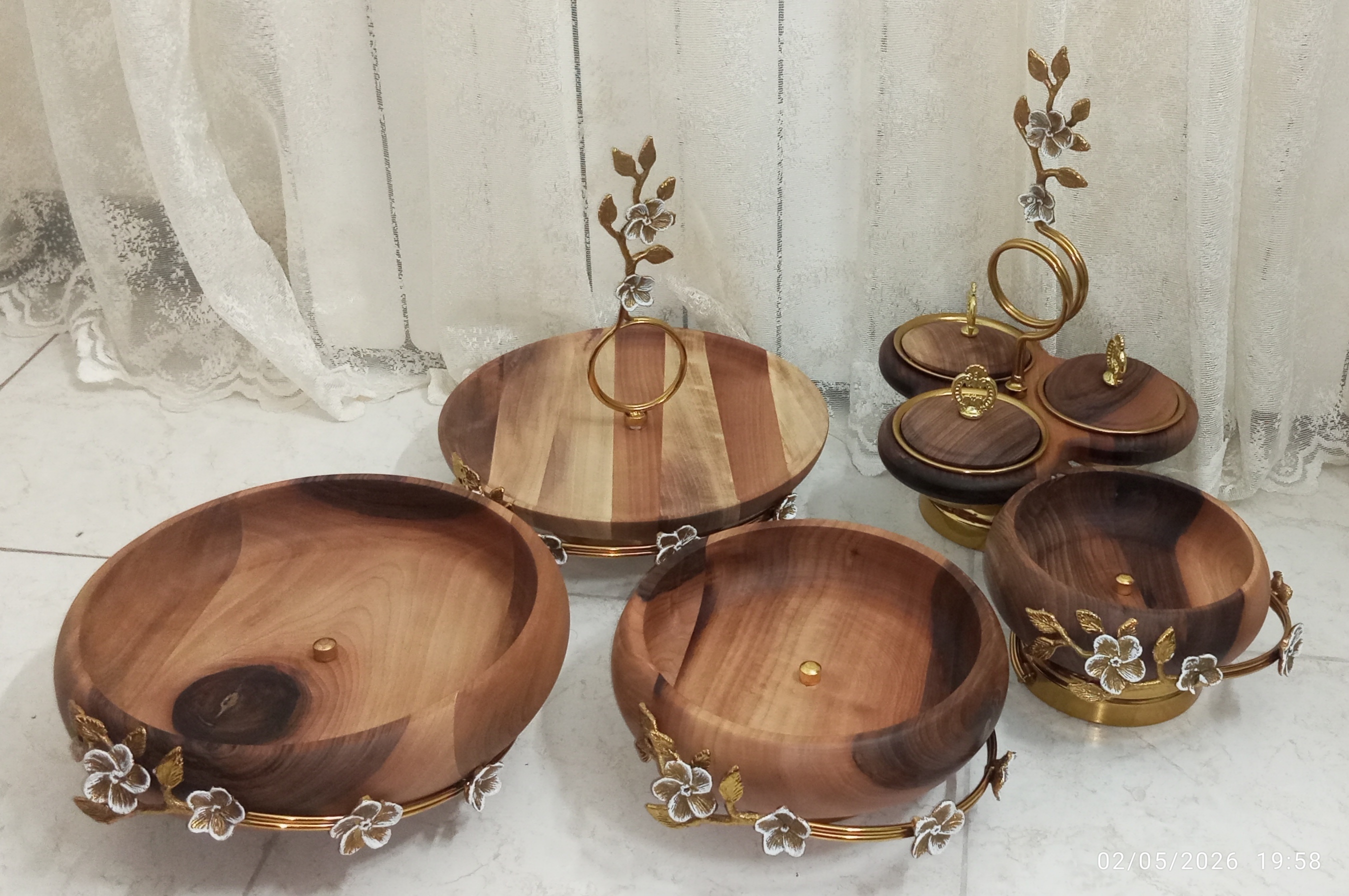 سرویس پذیرایی شکوفه چوبی
