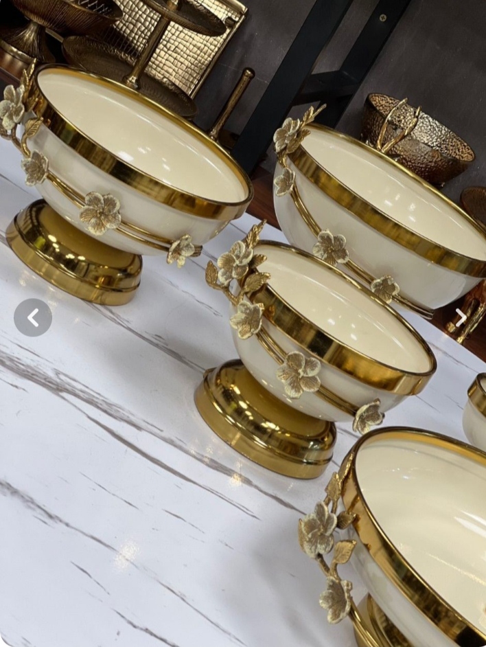 سرویس پذیرایی شکوفه فلزی (کرم)