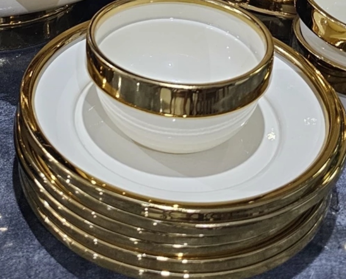 پیاله و پیش دستی رنگی