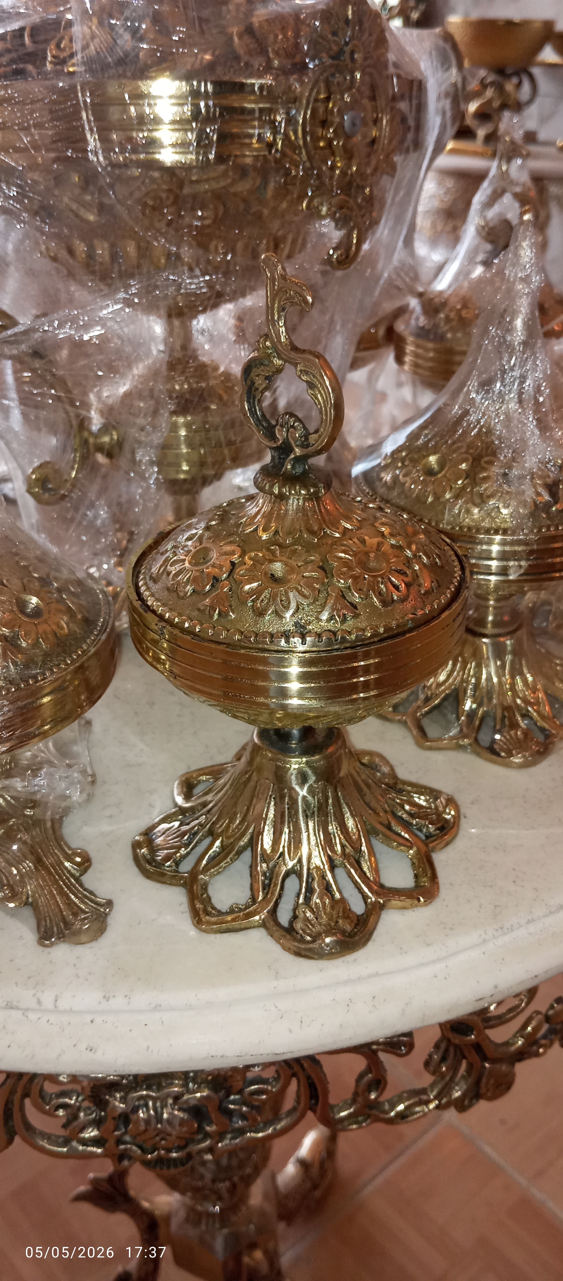 قندان برنجی پایه دار